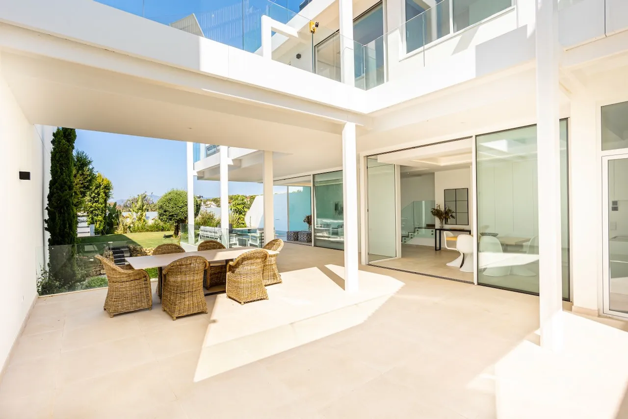 For sale Valdeolletas villa with 4 bedrooms