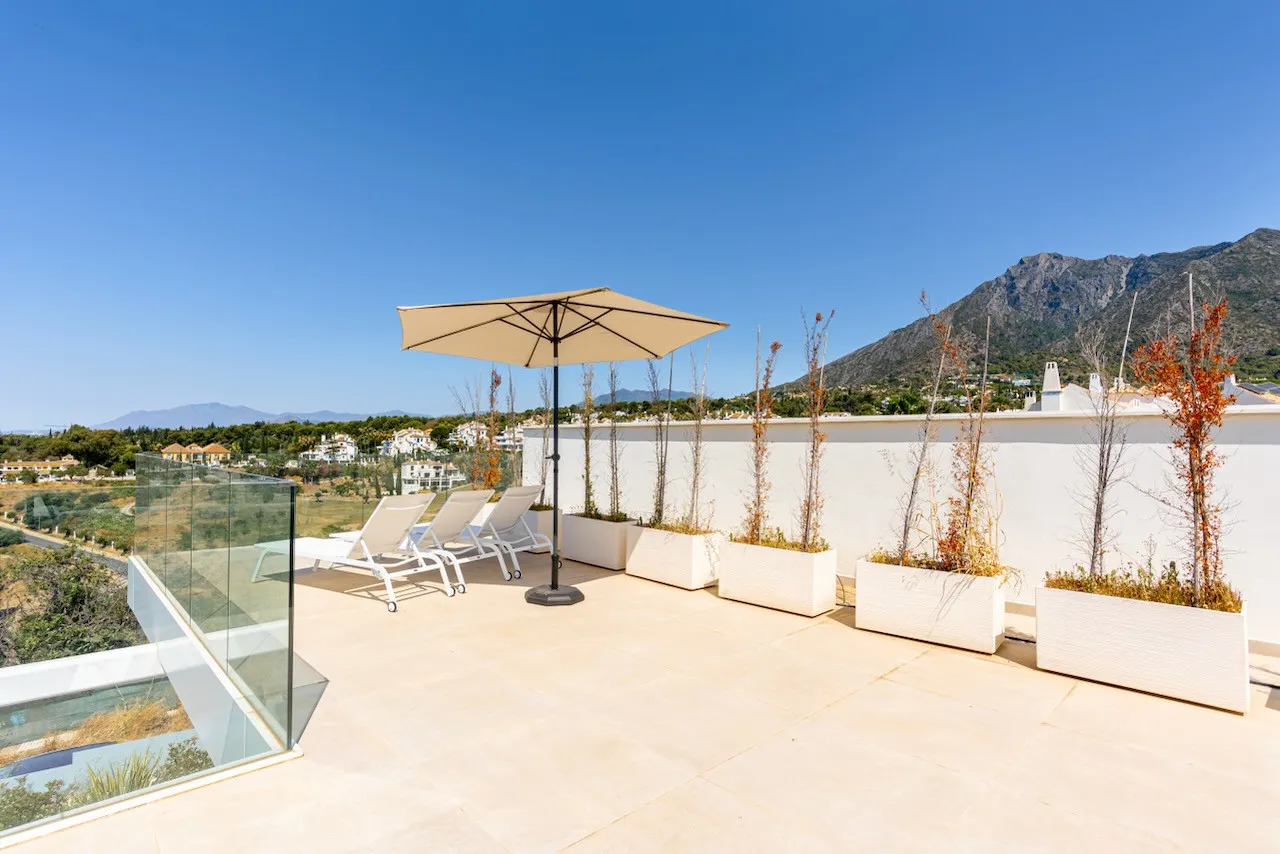 For sale Valdeolletas villa with 4 bedrooms