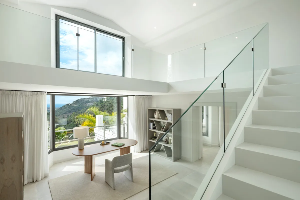 Mansion for sale in El Madroñal with 5 bedrooms