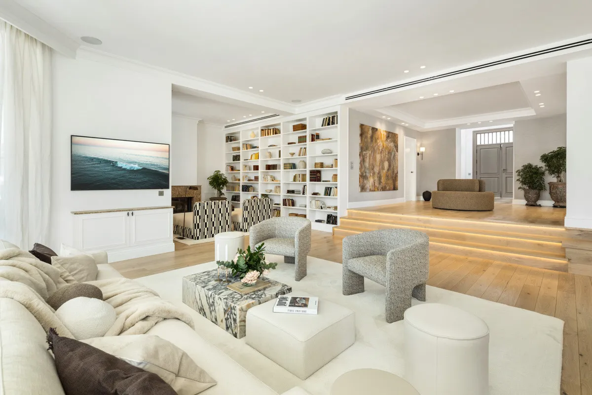 5 bedrooms Nueva Andalucia villa for sale