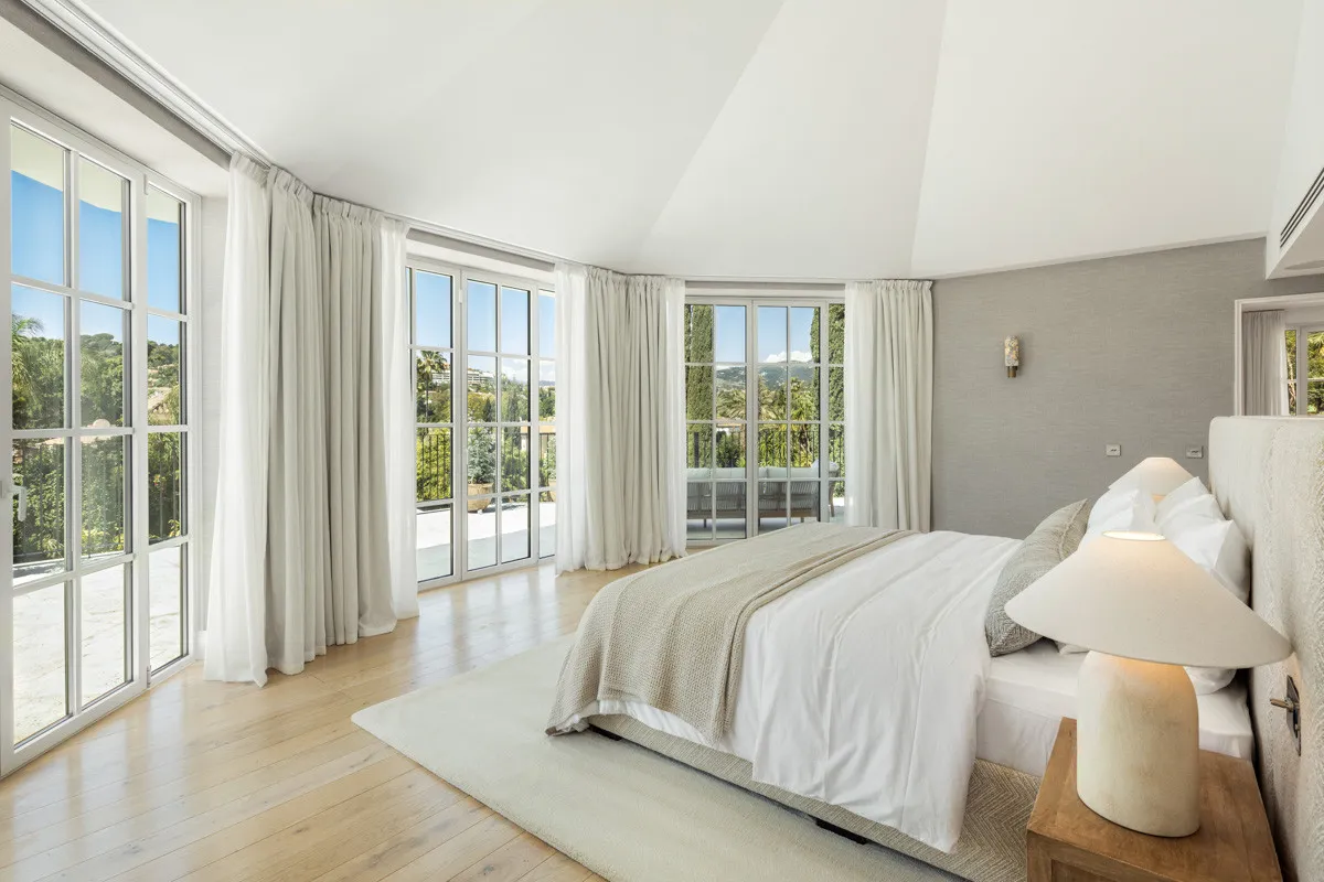 5 bedrooms Nueva Andalucia villa for sale