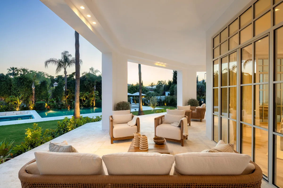 5 bedrooms Nueva Andalucia villa for sale