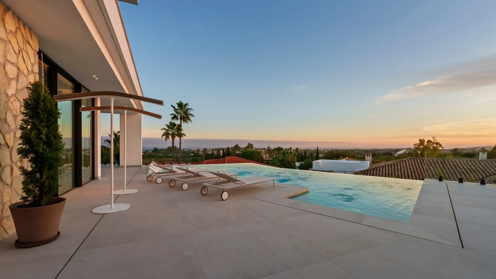 5 bedrooms villa for sale in La Quinta