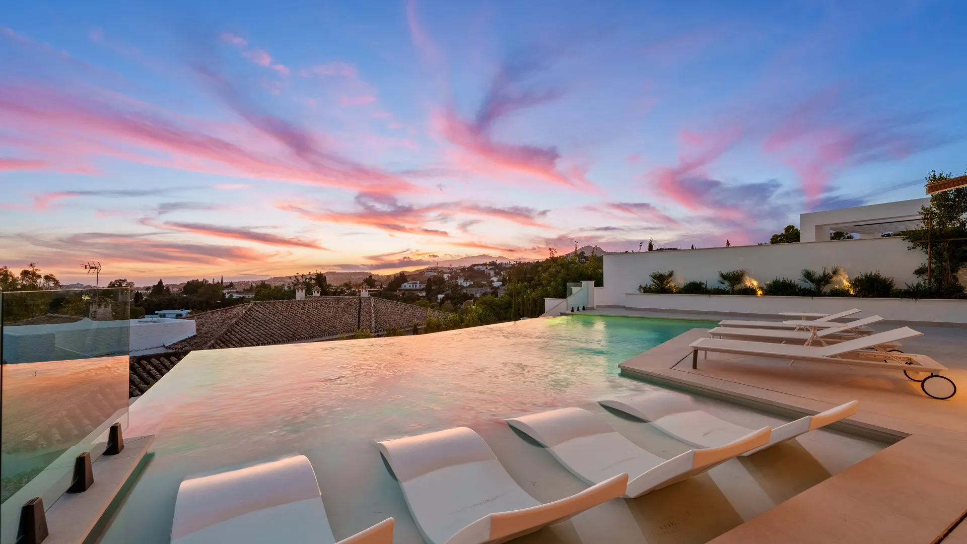 5 bedrooms villa for sale in La Quinta