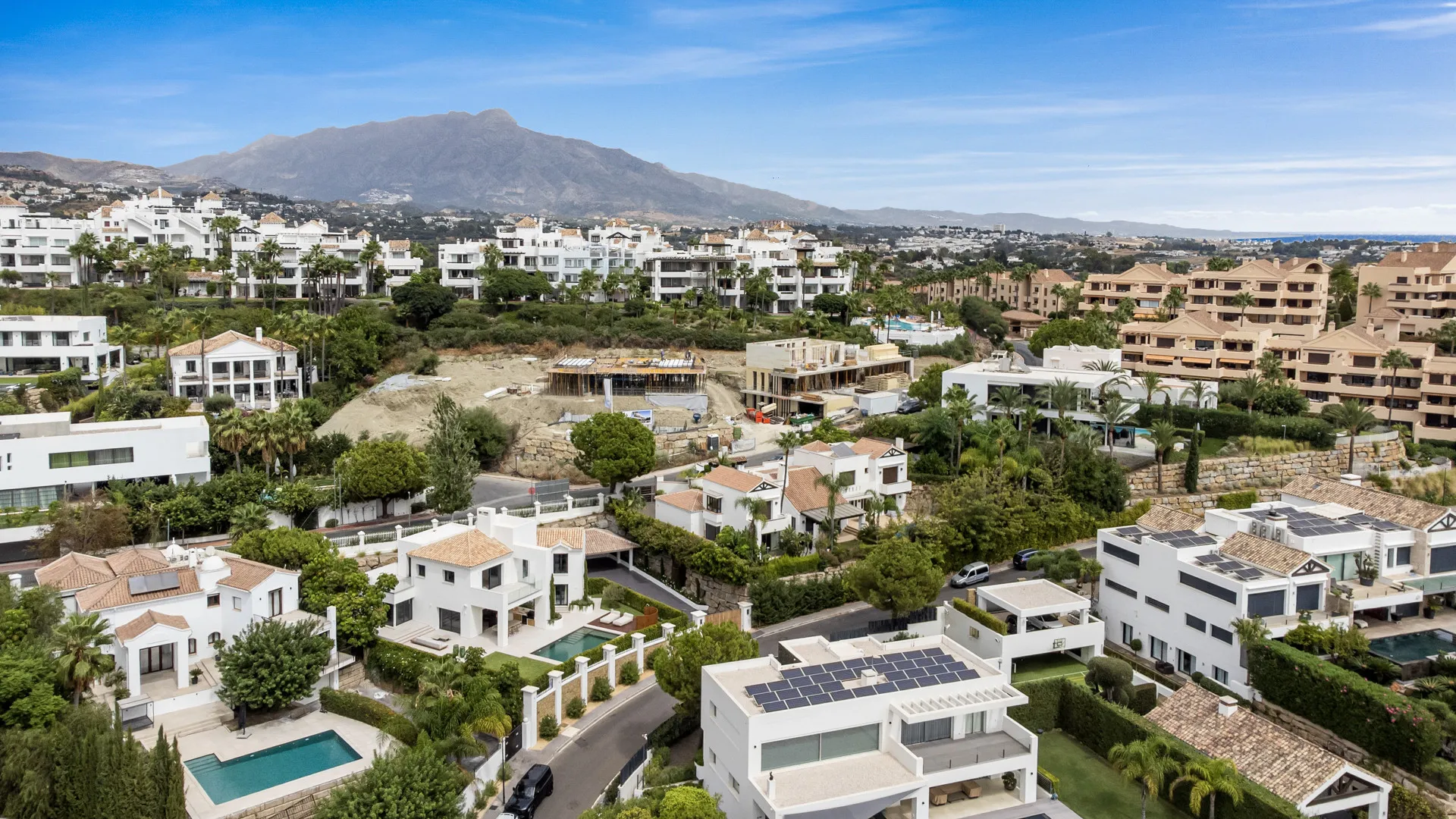 For sale La Alqueria villa with 4 bedrooms