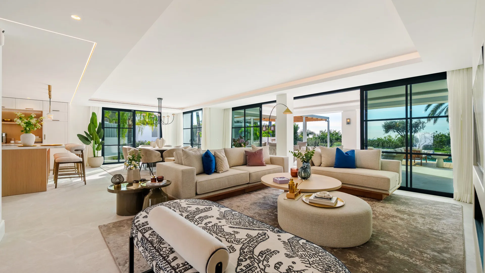 5 bedrooms villa in La Quinta for sale