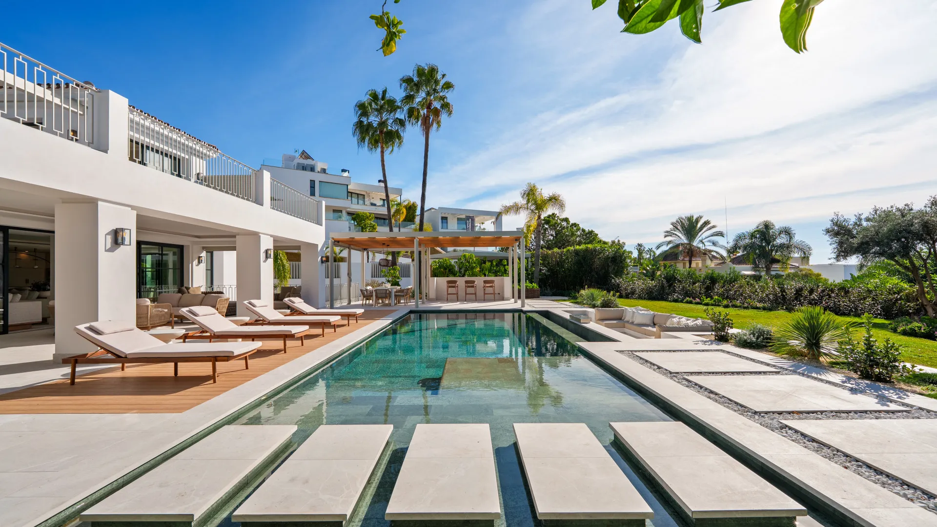 5 bedrooms villa in La Quinta for sale