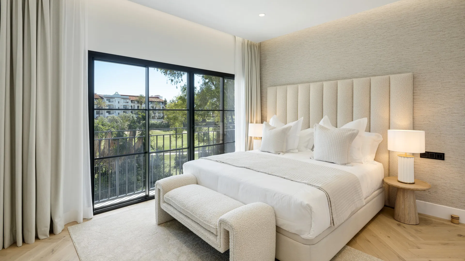 Villa de 5 dormitorios a la venta en El Herrojo