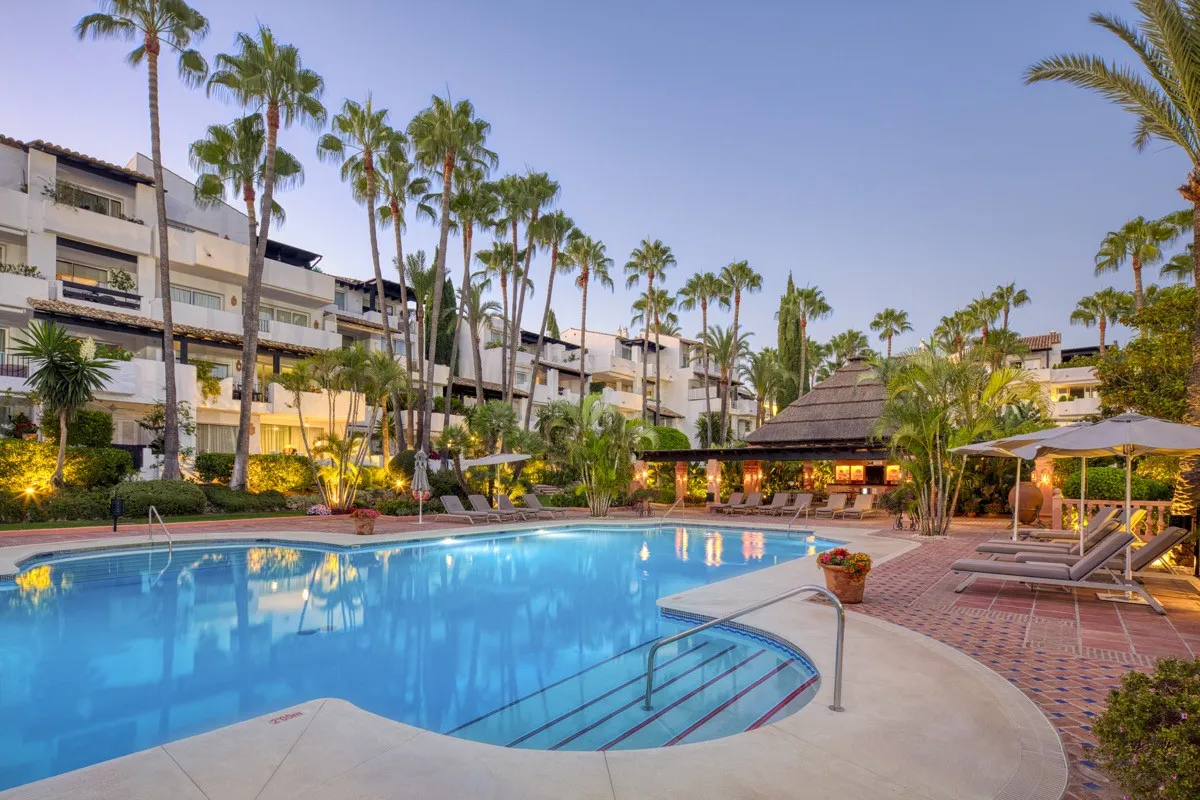 Se vende apartamento planta baja en Puente Romano