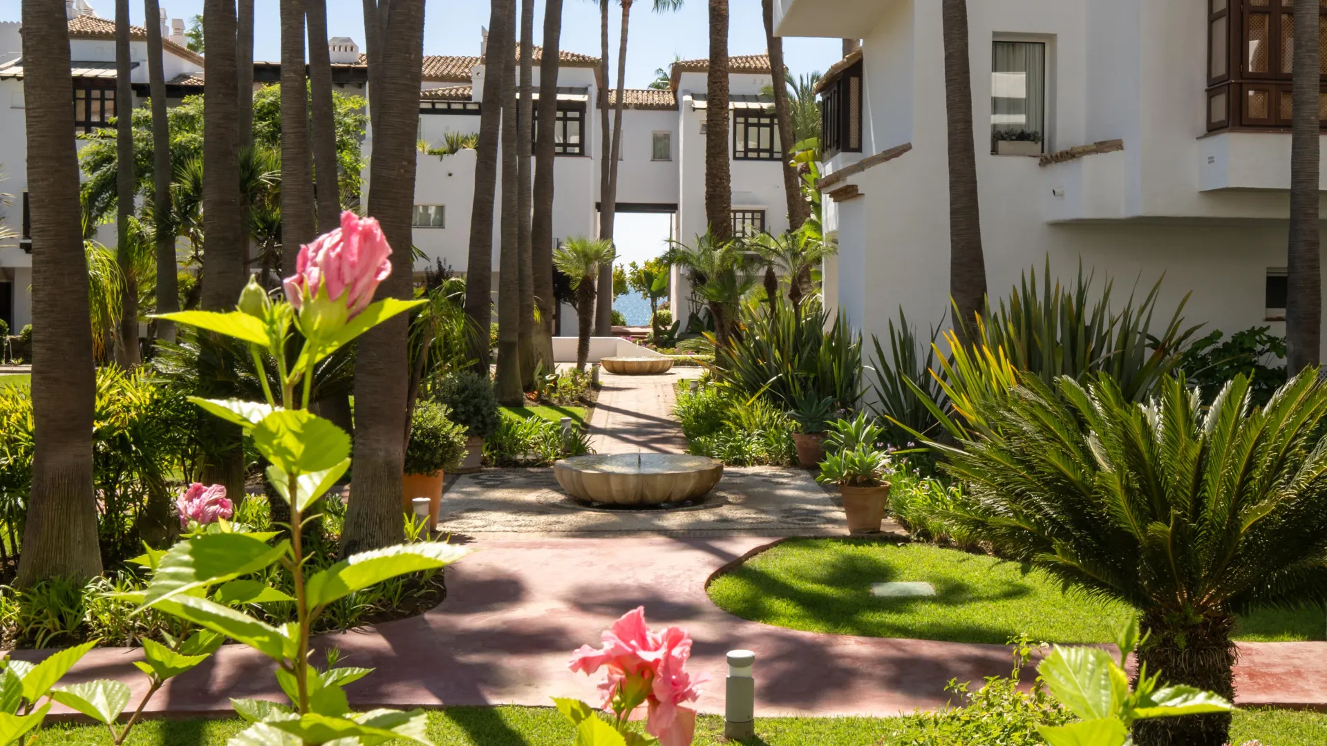 Buy apartment in Marina Puente Romano with 3 bedrooms