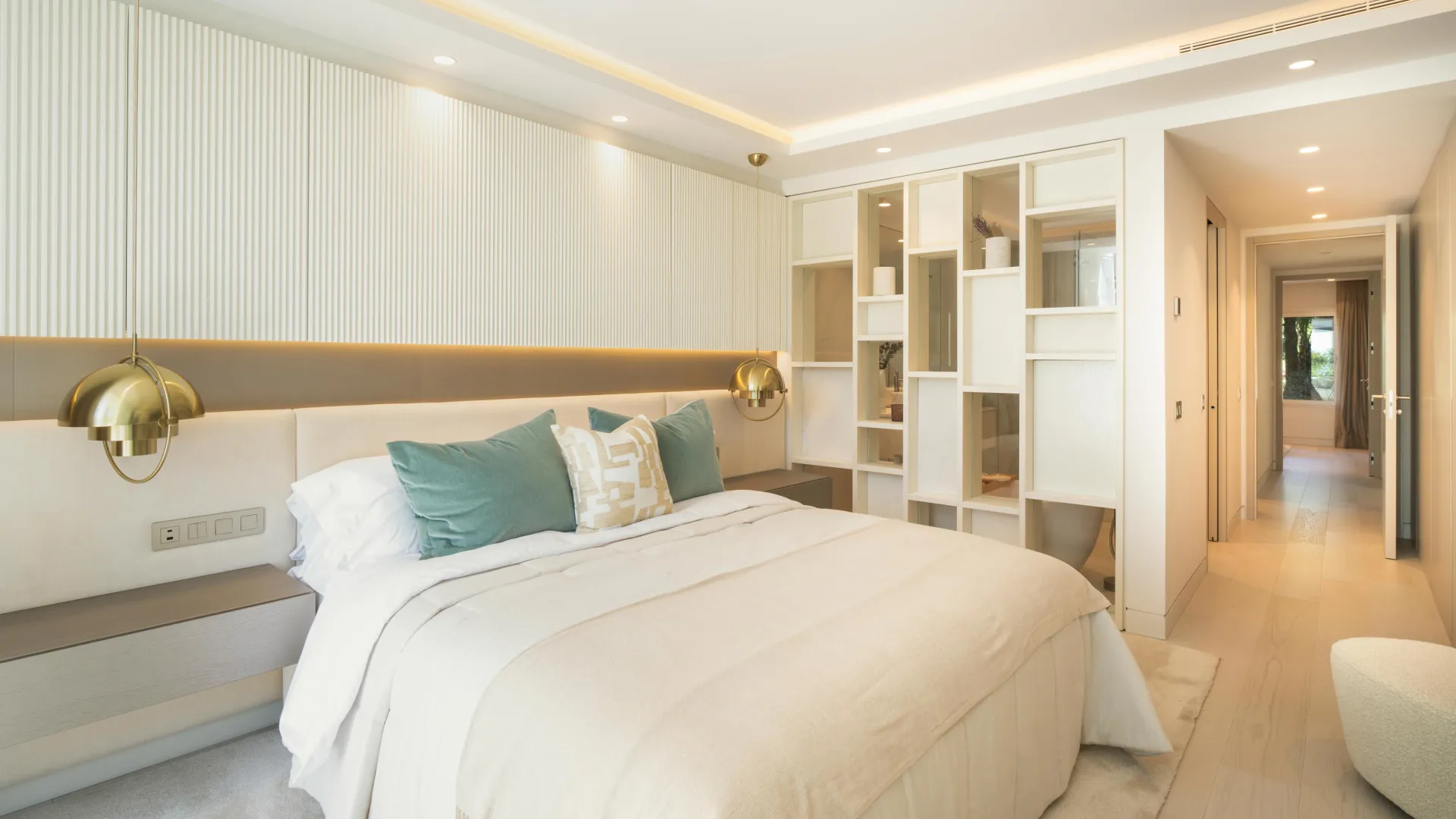 Buy apartment in Marina Puente Romano with 3 bedrooms