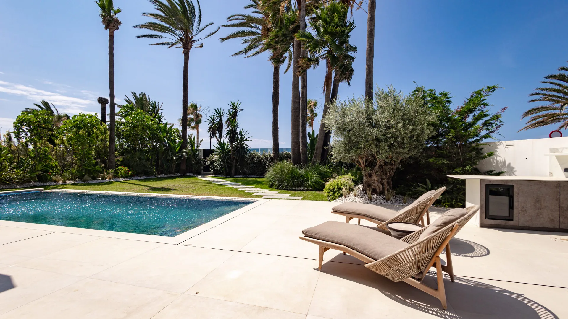 Comprar villa de 3 dormitorios en Cortijo Blanco