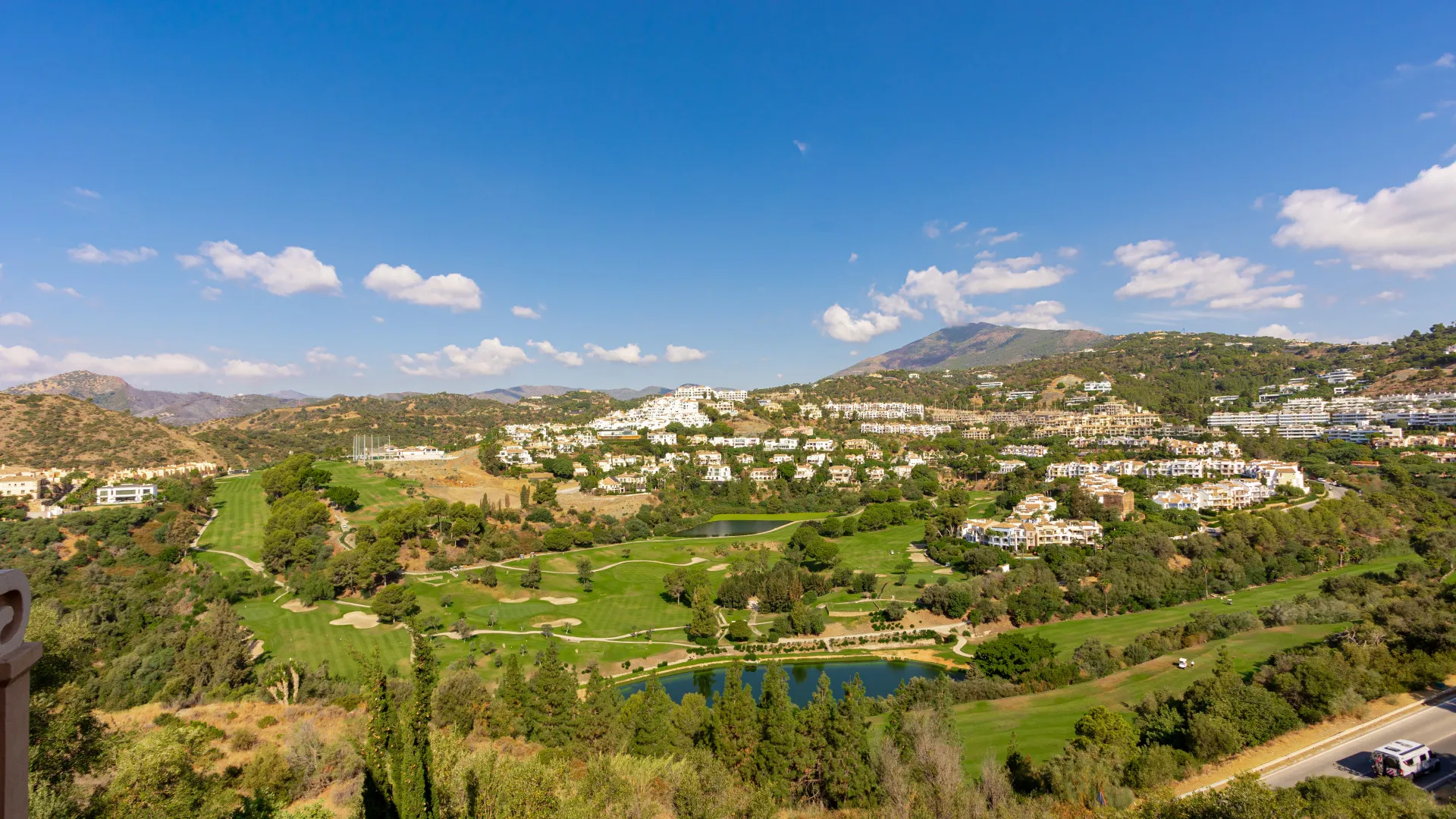 3 bedrooms semi detached house for sale in Benahavis
