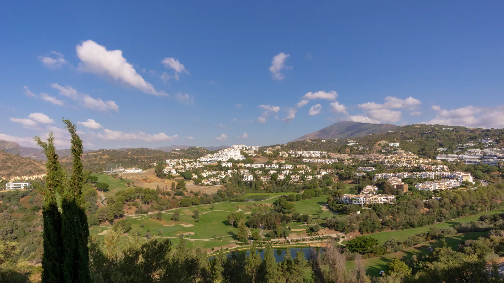 3 bedrooms semi detached house for sale in Benahavis
