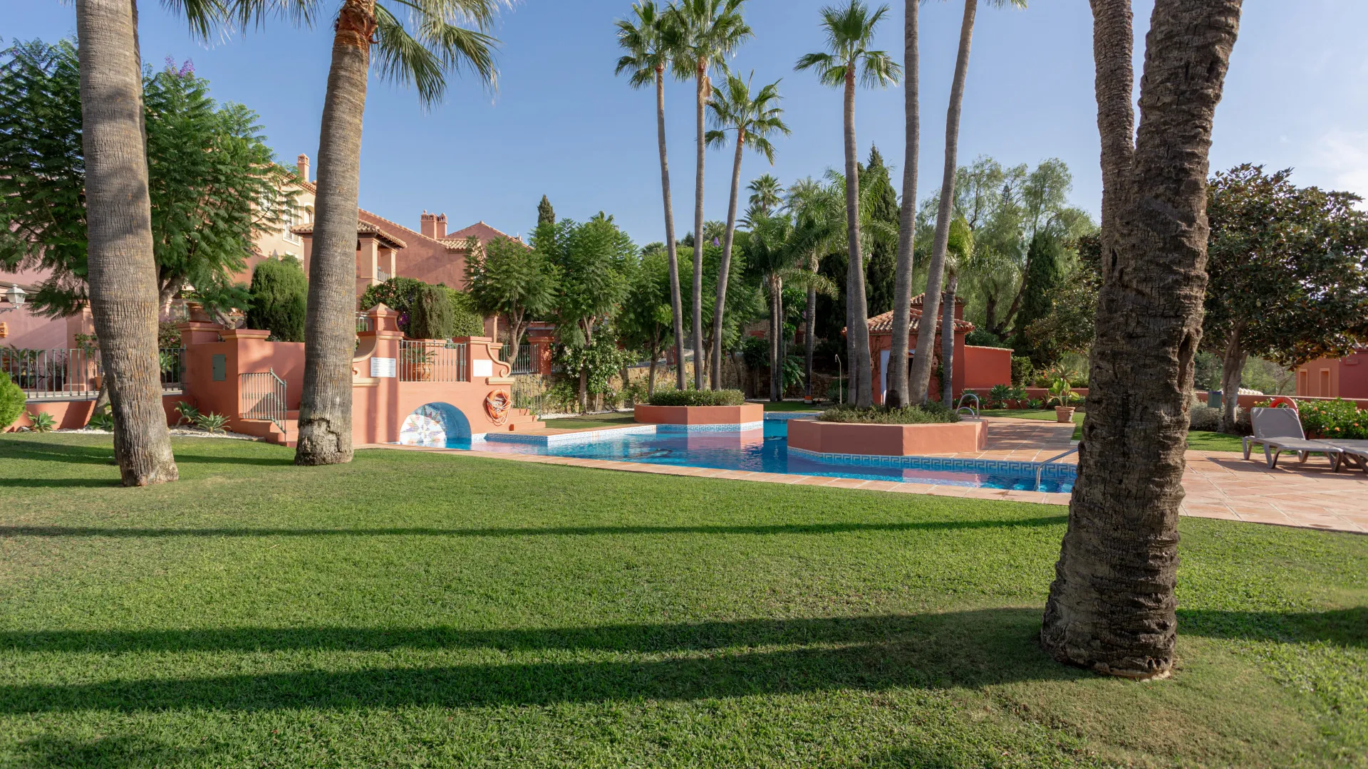 3 bedrooms semi detached house for sale in Benahavis