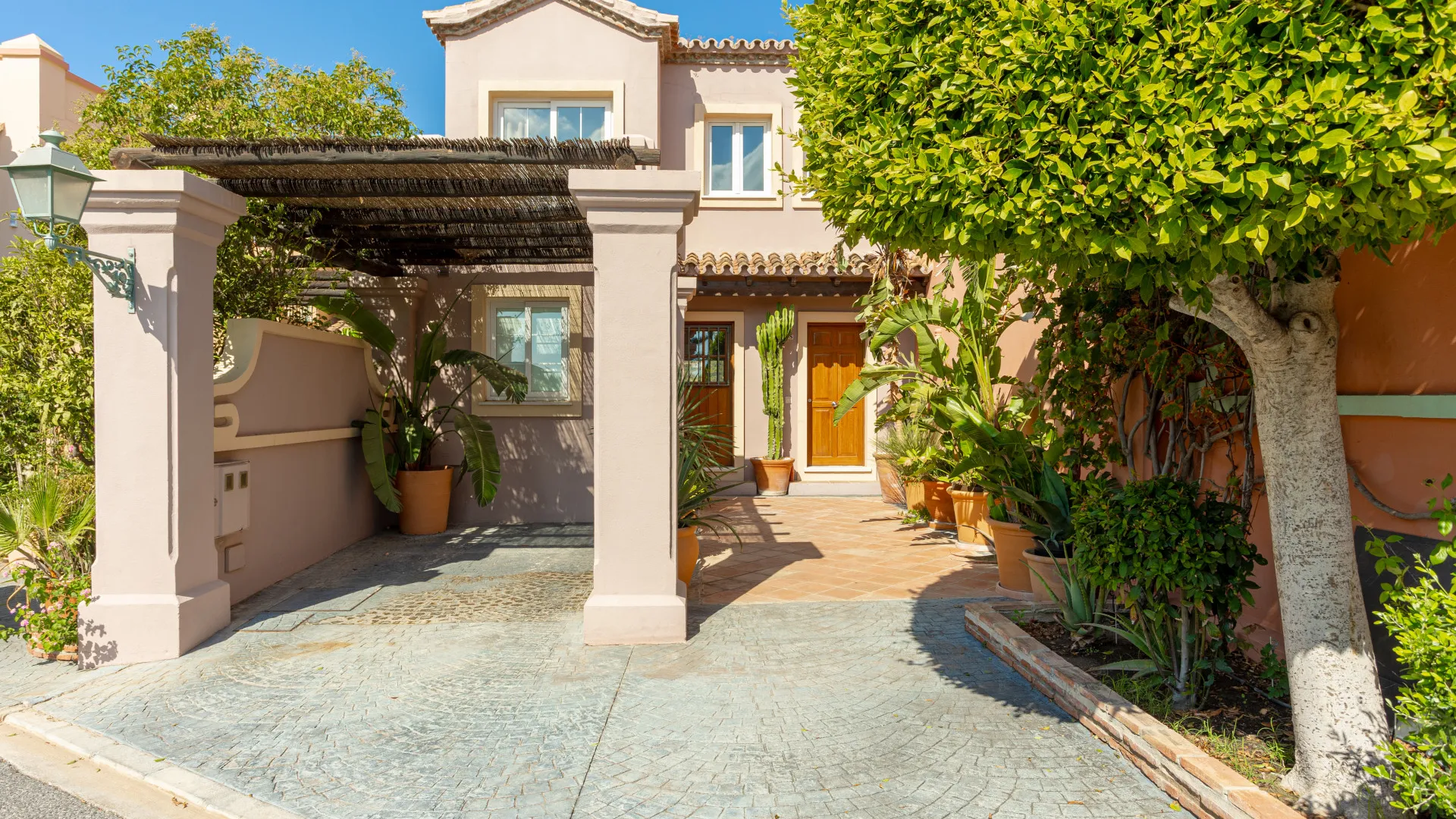 3 bedrooms semi detached house for sale in Benahavis