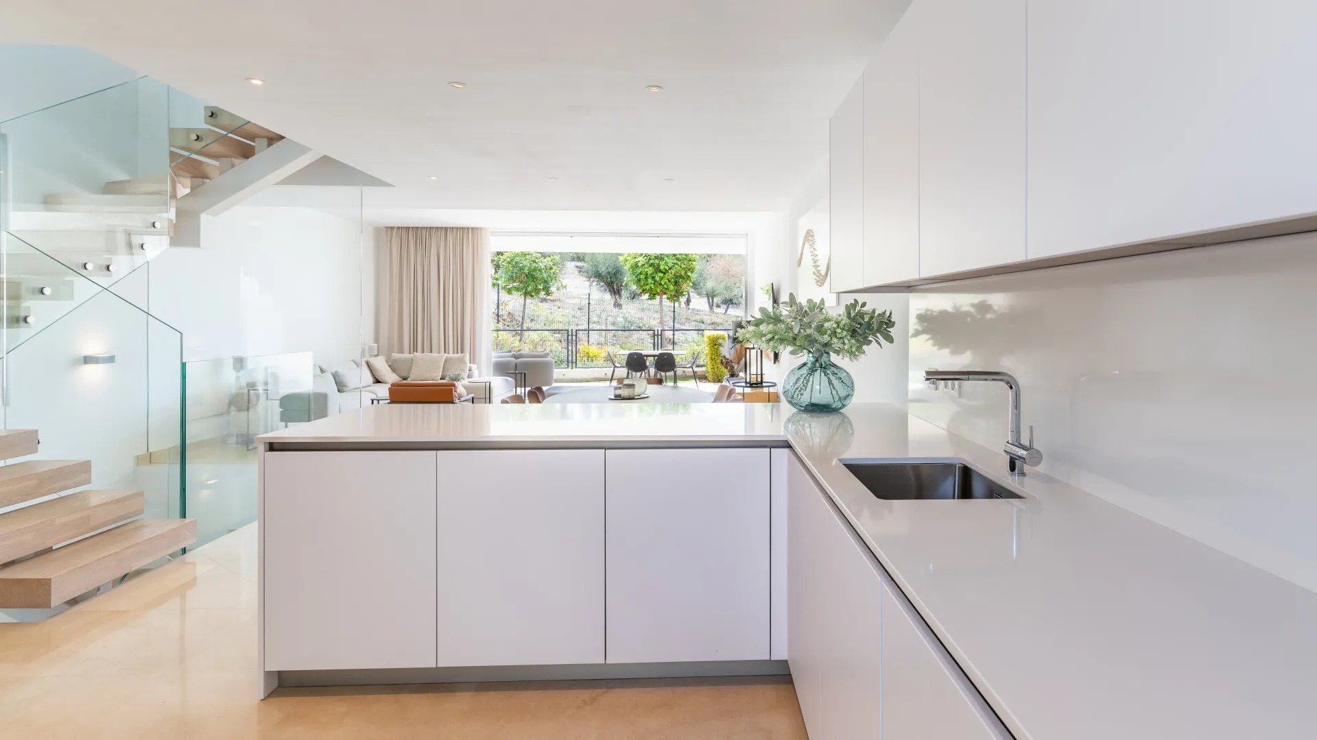 Comprar villa pareada de 4 dormitorios en La Finca de Marbella