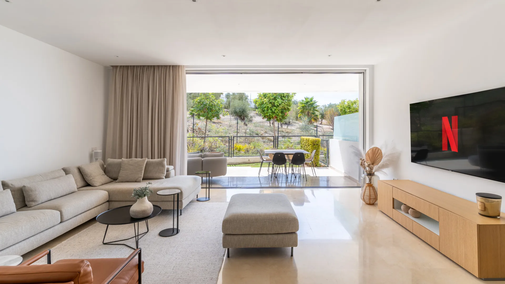 Comprar villa pareada de 4 dormitorios en La Finca de Marbella