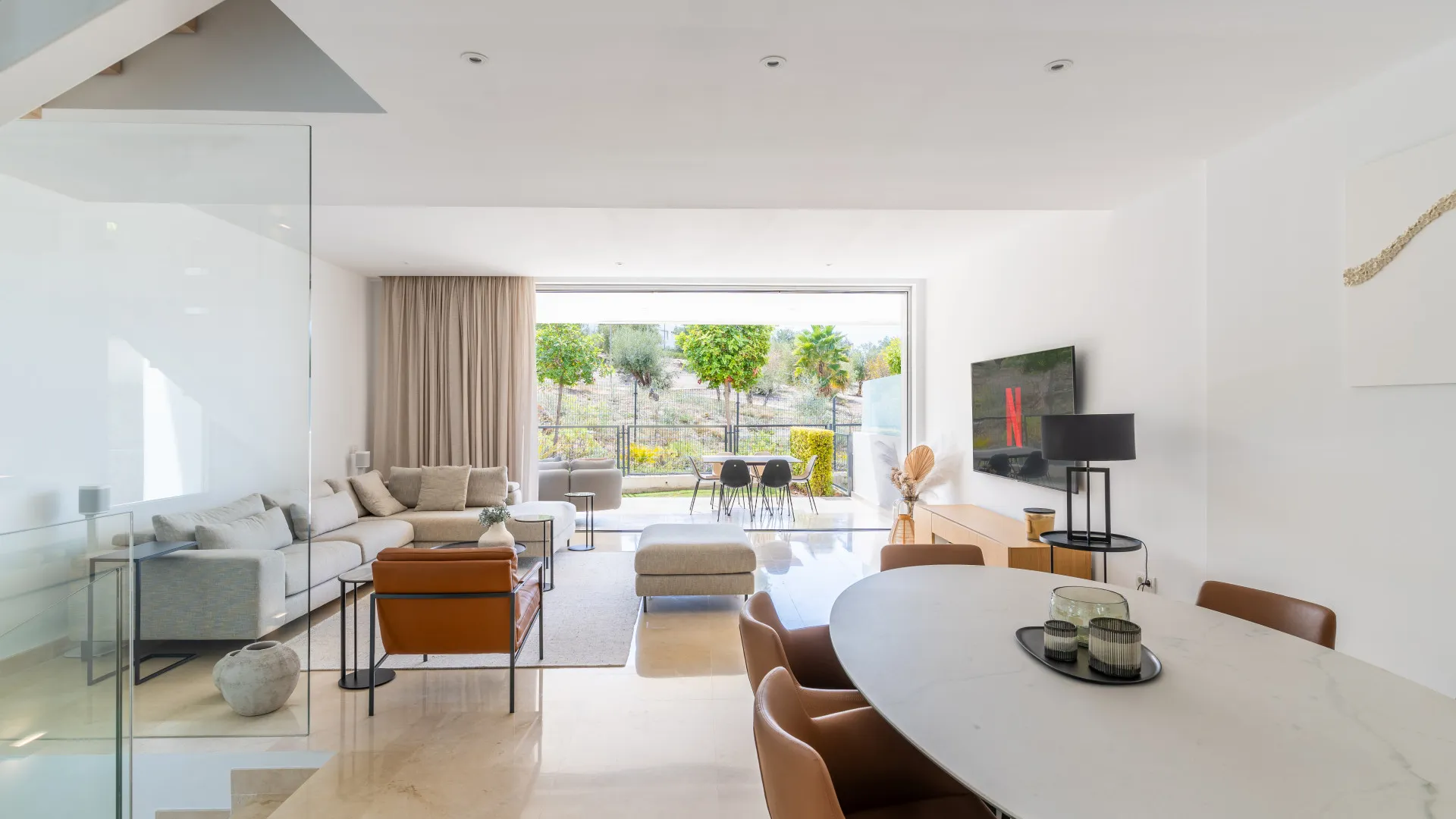 Comprar villa pareada de 4 dormitorios en La Finca de Marbella