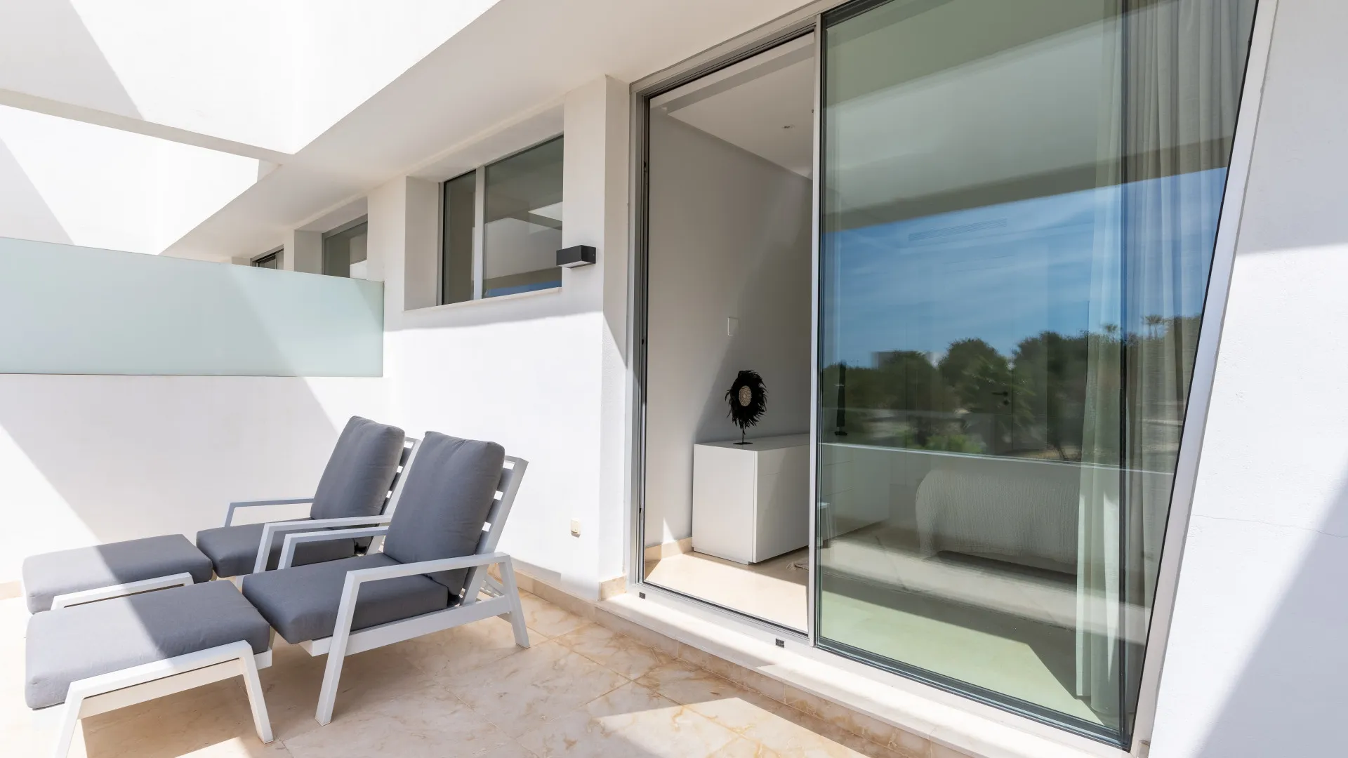 Comprar villa pareada de 4 dormitorios en La Finca de Marbella