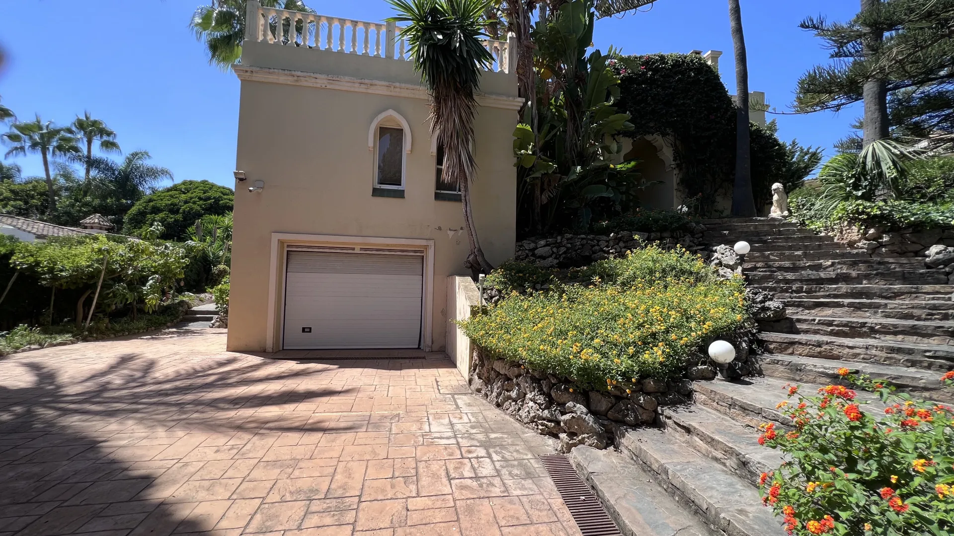 4 bedrooms villa in Bahia de Marbella for sale