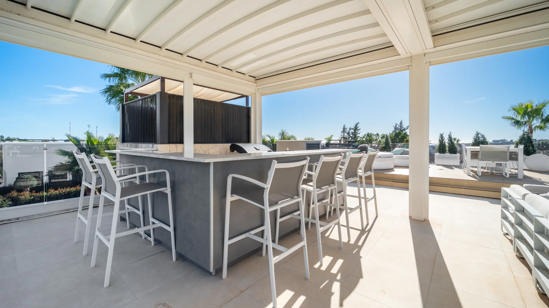 5 bedrooms villa in Nueva Andalucia for sale