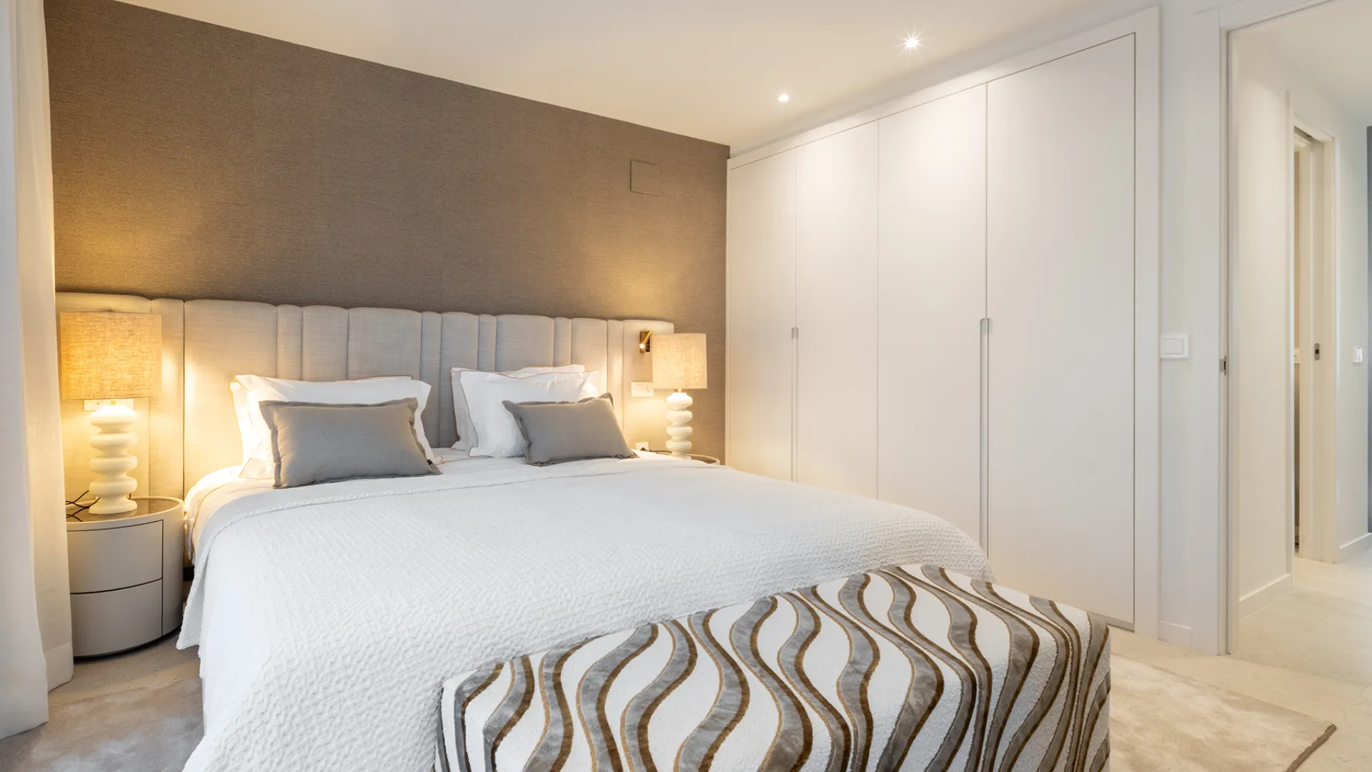 Buy Alhambra del Mar apartment with 4 bedrooms