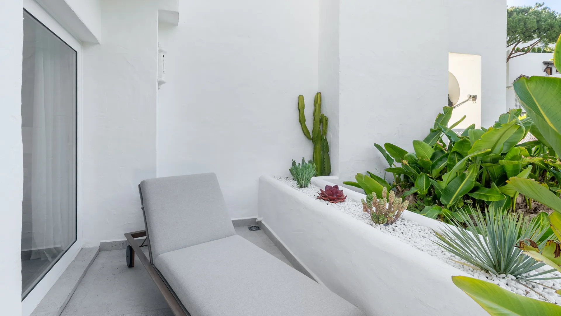 Apartment for sale in Alhambra del Mar with 4 bedrooms
