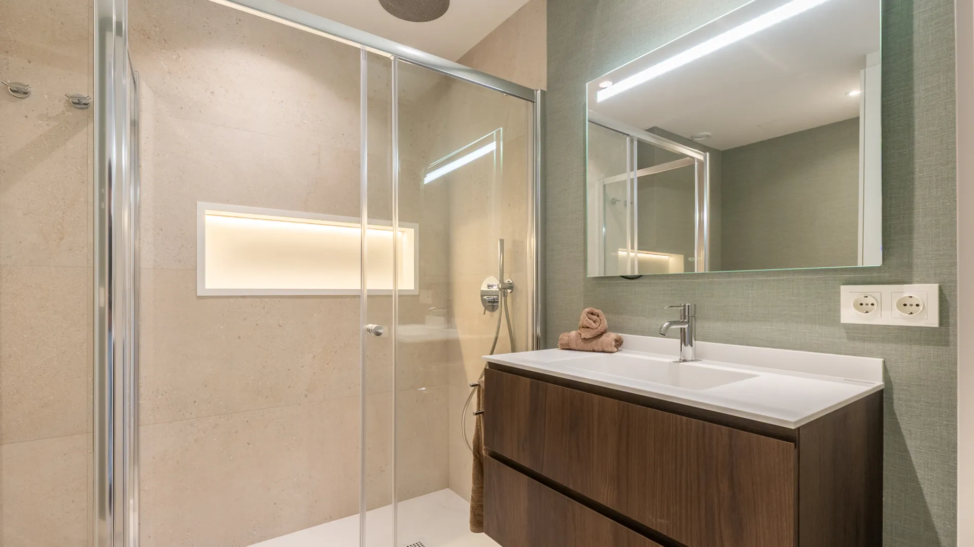 Apartment for sale in Alhambra del Mar with 4 bedrooms