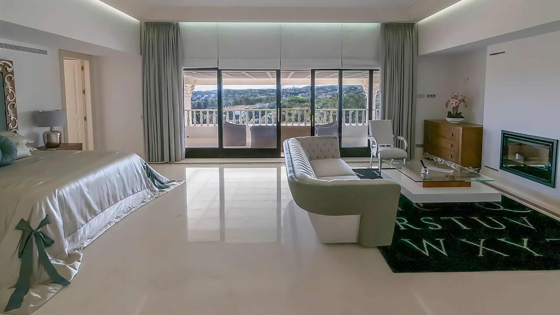 Villa con 5 dormitorios en venta en Zona L