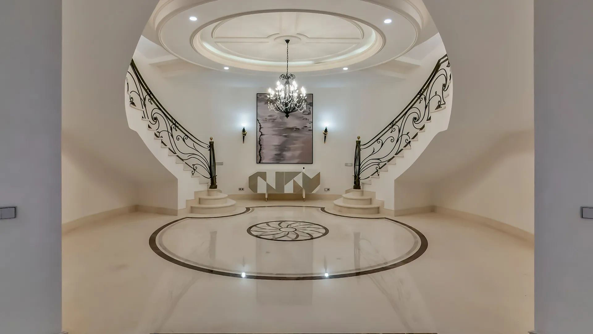 Villa con 5 dormitorios en venta en Zona L