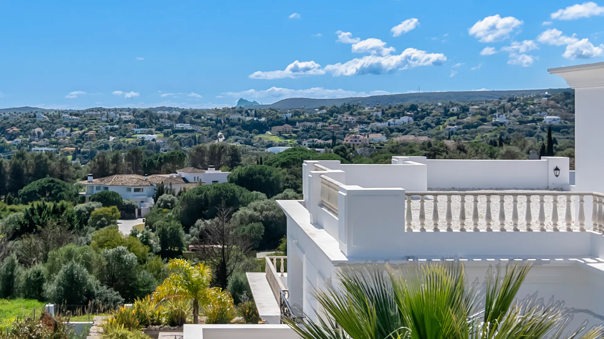 Villa con 5 dormitorios en venta en Zona L