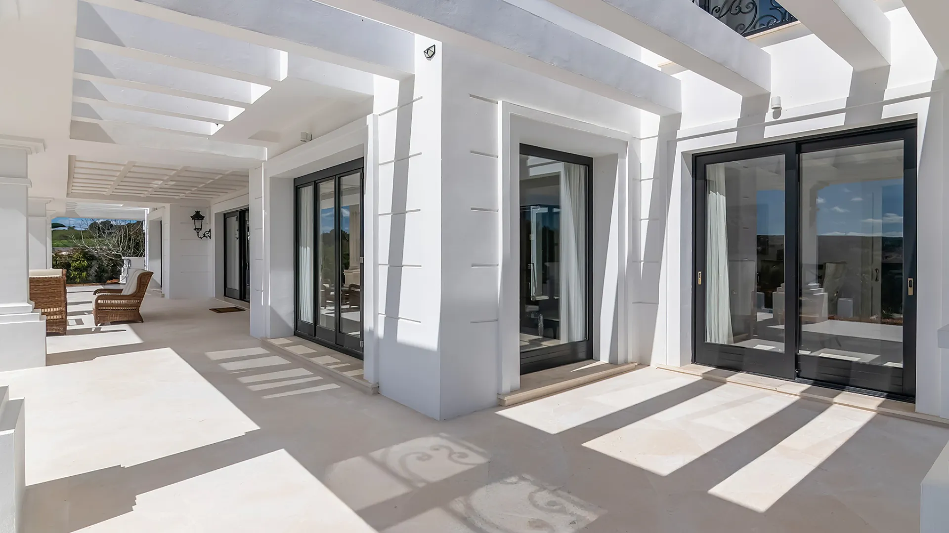 Villa con 5 dormitorios en venta en Zona L