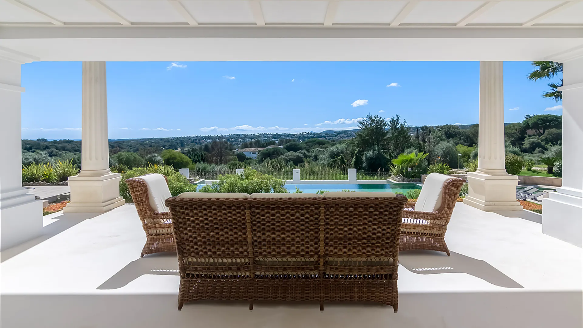 Villa con 5 dormitorios en venta en Zona L
