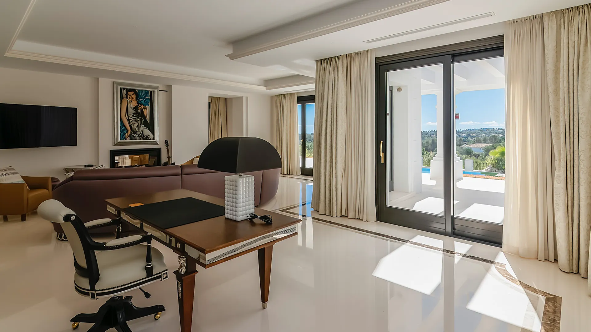 Villa con 5 dormitorios en venta en Zona L