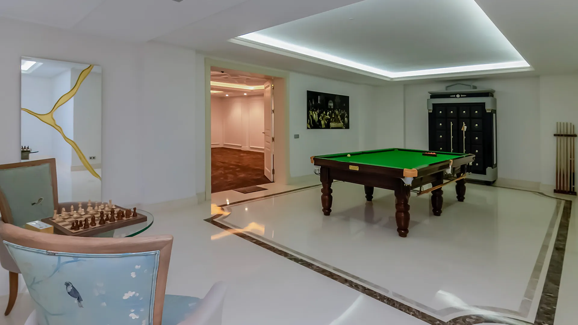 Villa con 5 dormitorios en venta en Zona L
