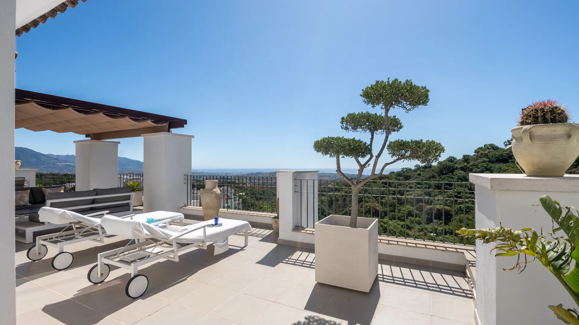 Penthouse for sale in El Soto de Marbella