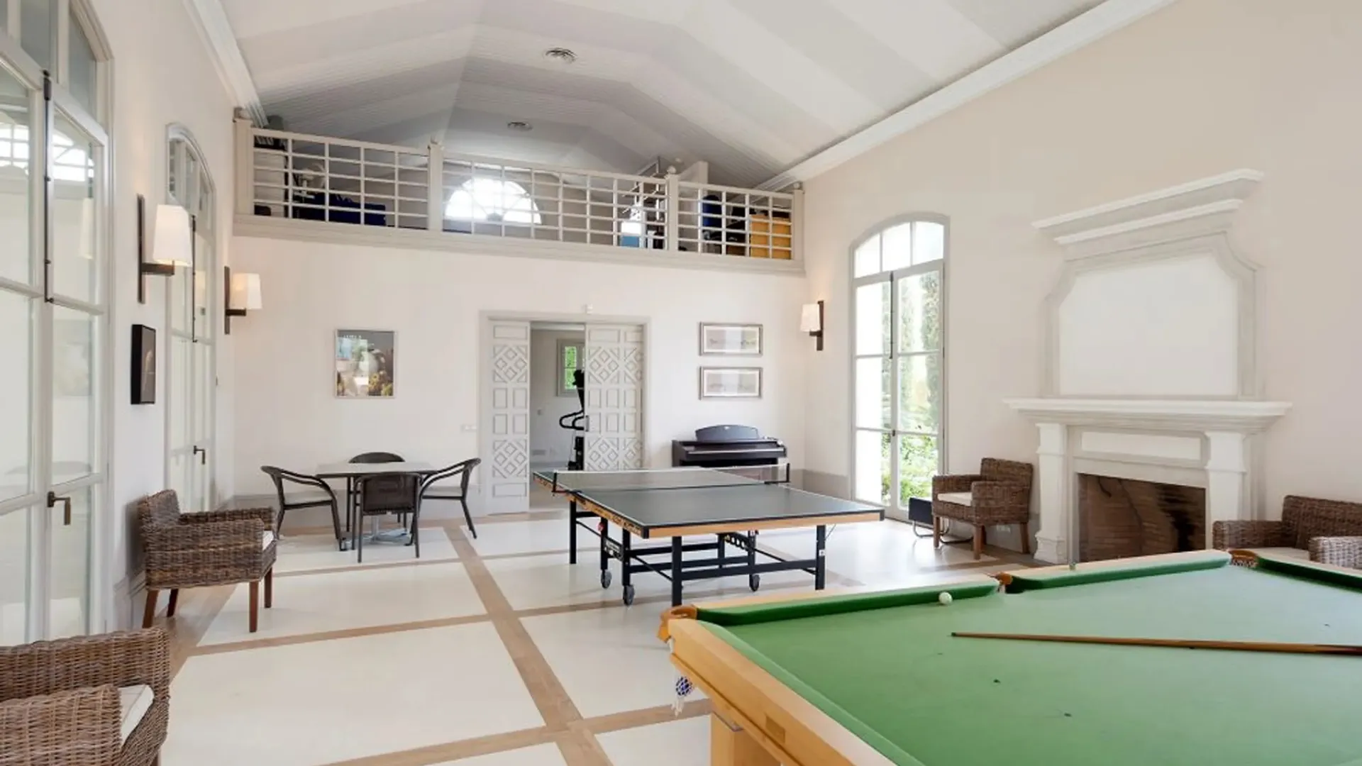 For sale villa in Zona E with 9 bedrooms