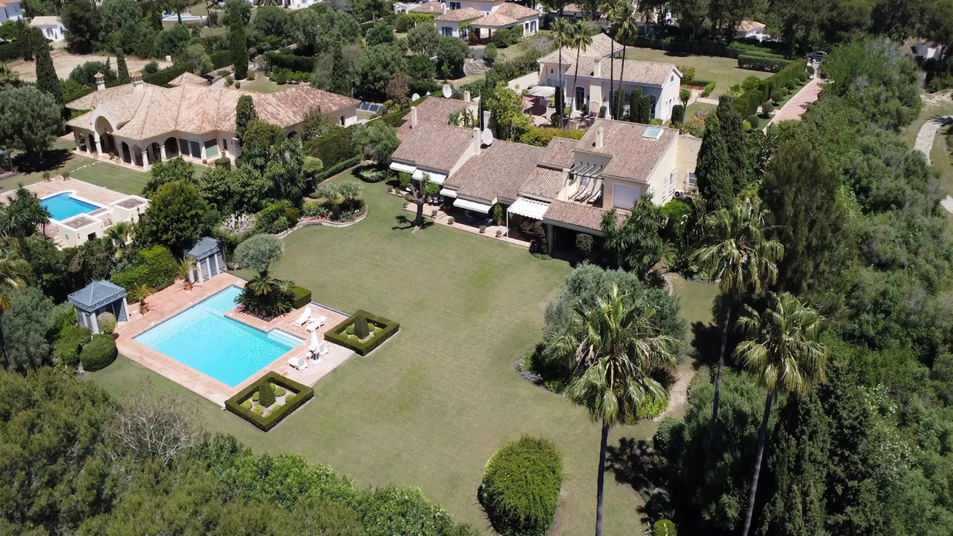For sale villa in Zona E with 9 bedrooms