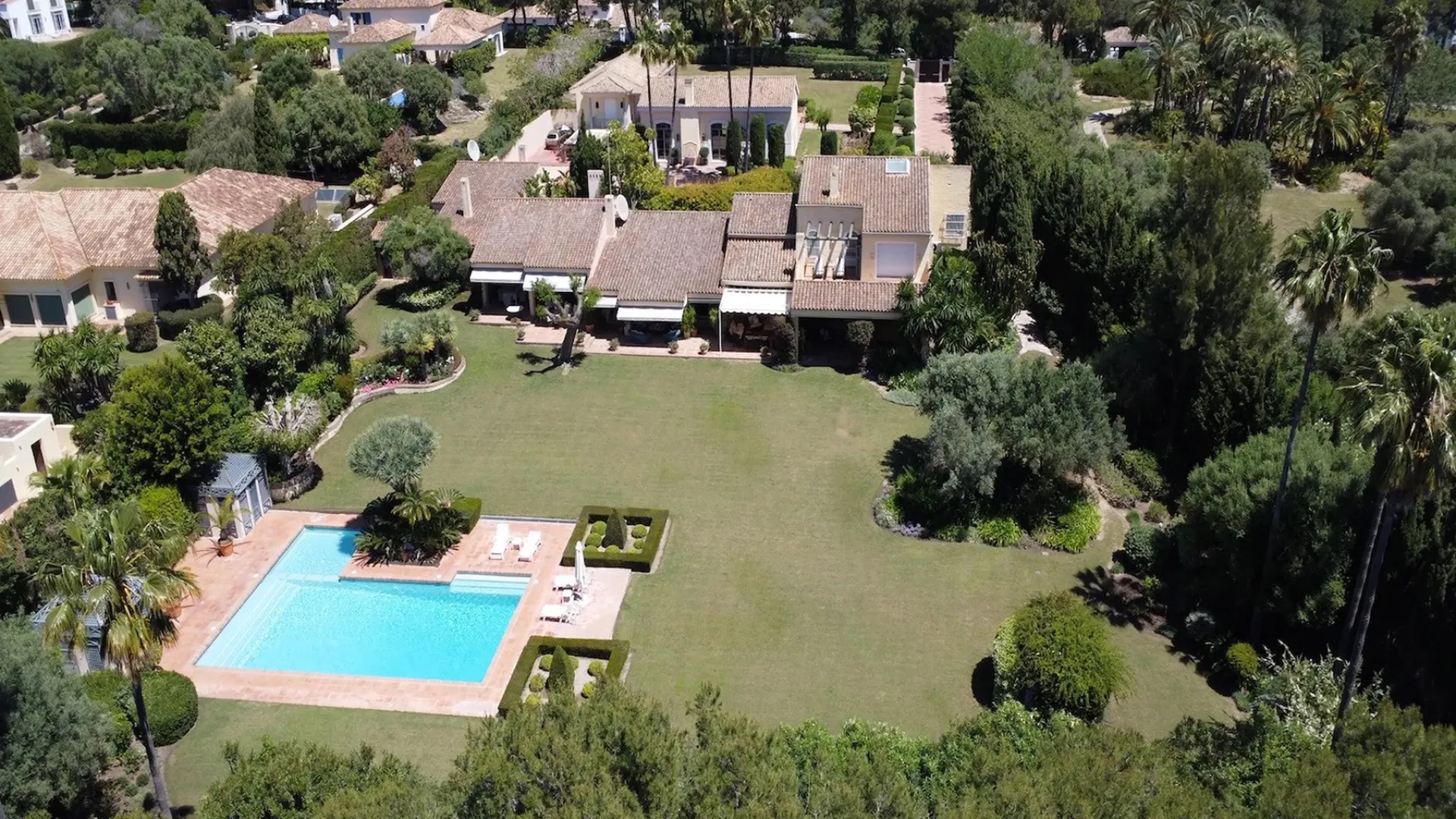 For sale villa in Zona E with 9 bedrooms