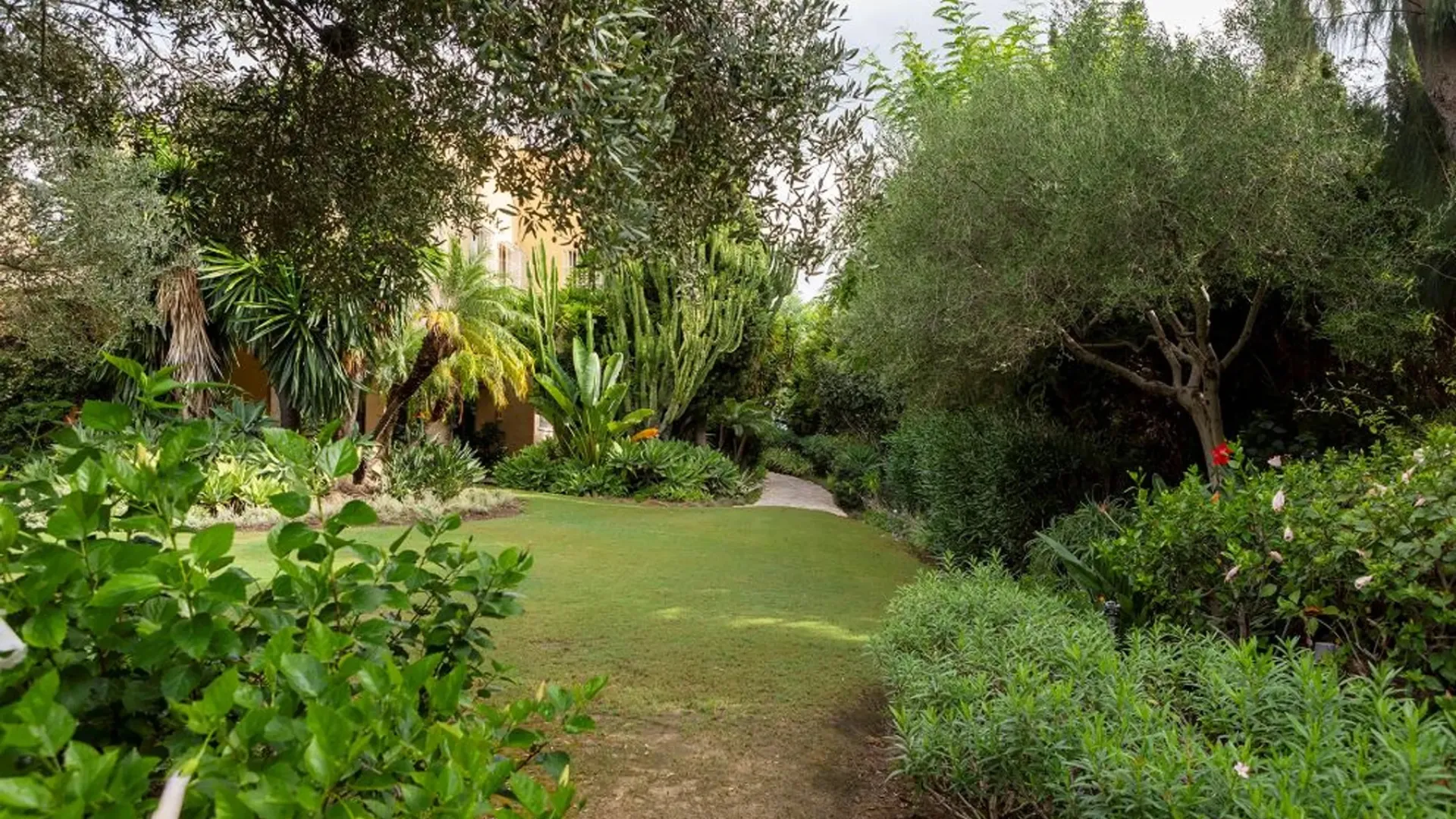 For sale villa in Zona E with 9 bedrooms