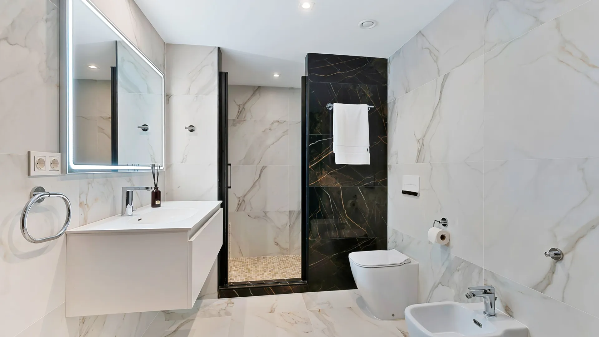 Buy villa in Alhambra del Golf