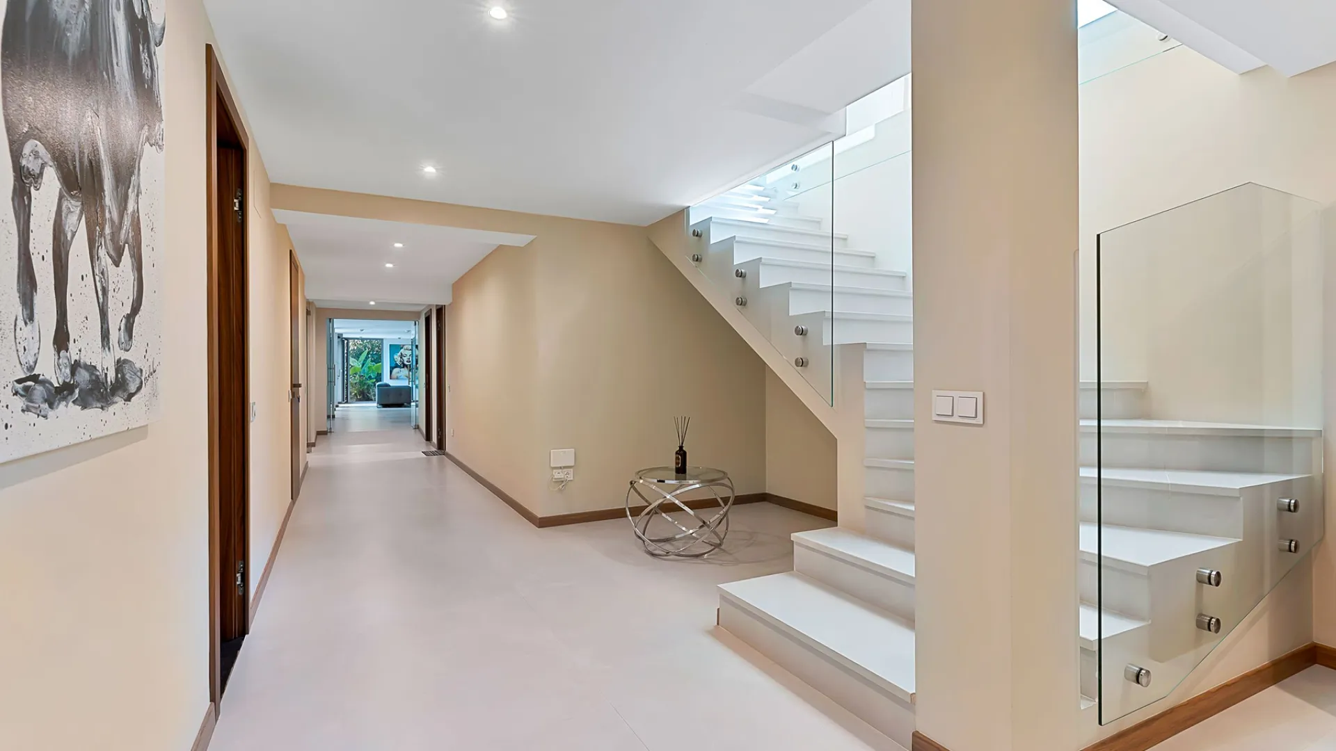 Buy villa in Alhambra del Golf