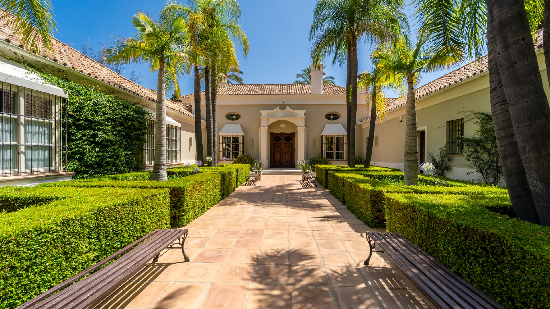 El Vicario villa for sale