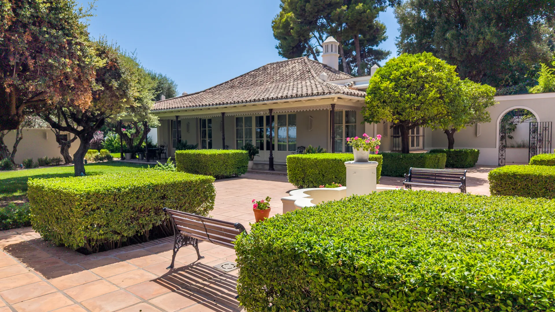 El Vicario villa for sale