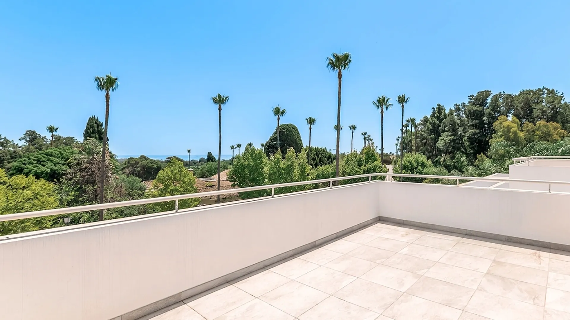 5 bedrooms Sotogrande Bajo villa for sale