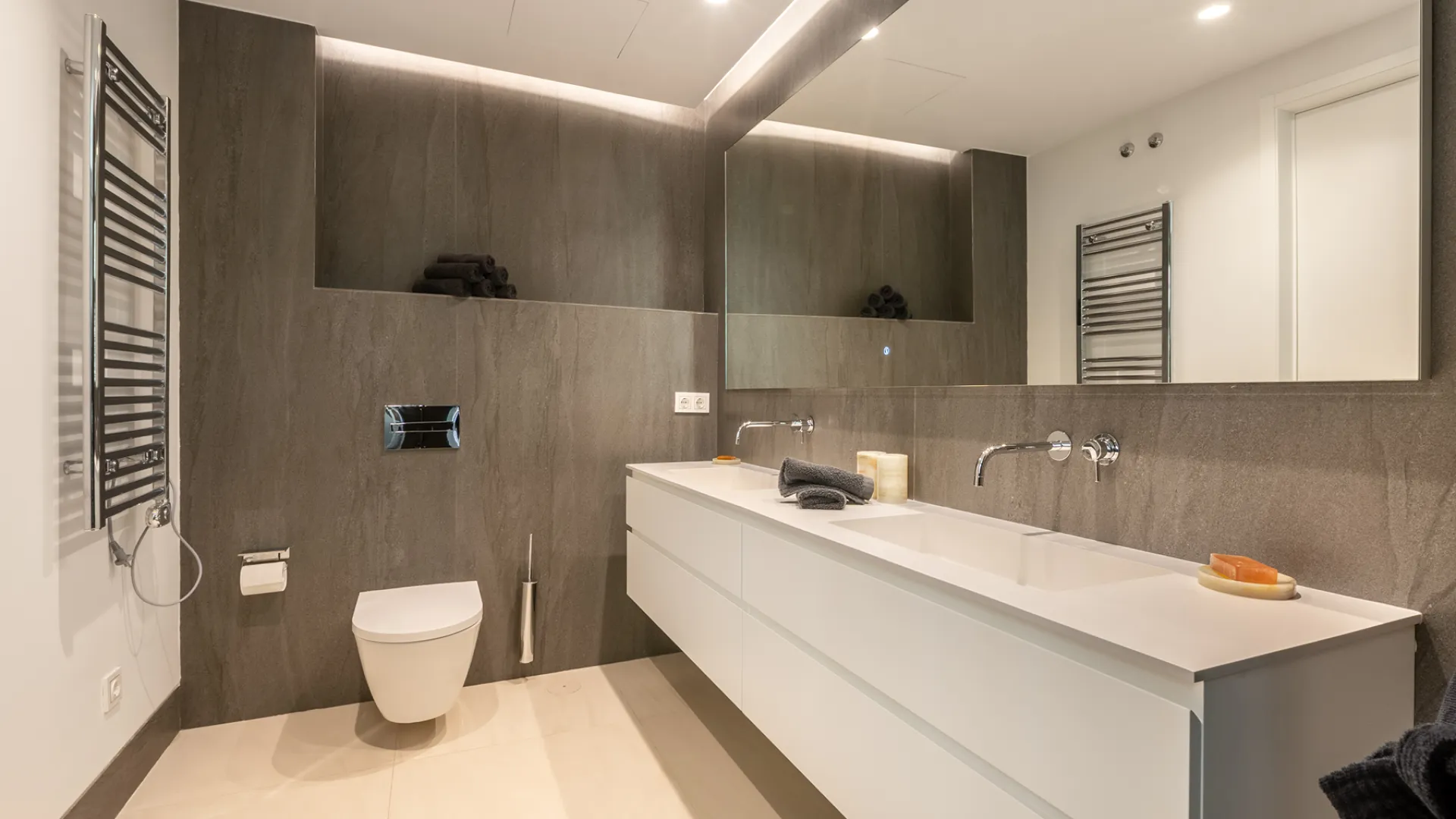 2 bedrooms apartment for sale in Bahia Azul
