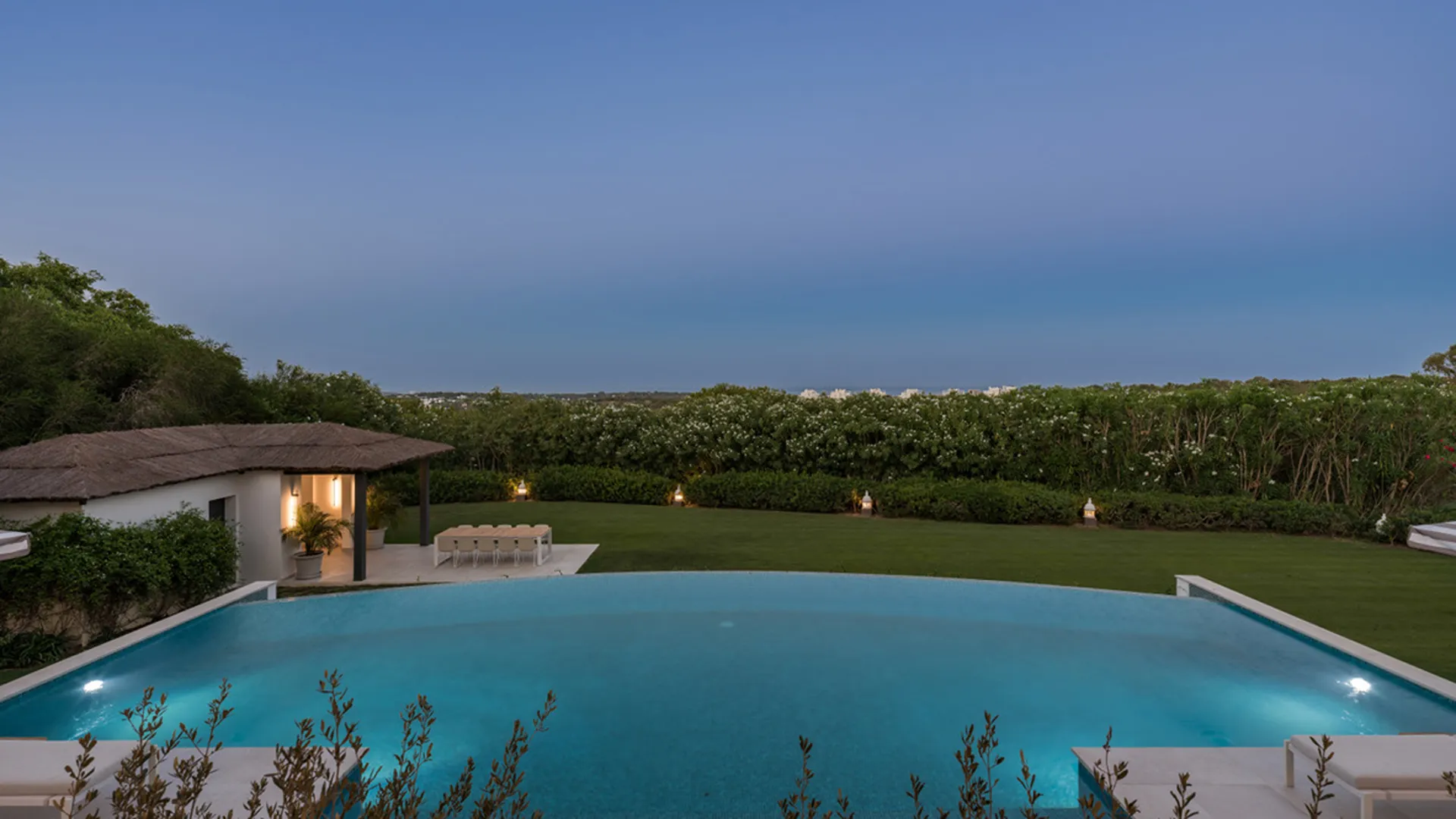 Buy Zona G 6 bedrooms villa