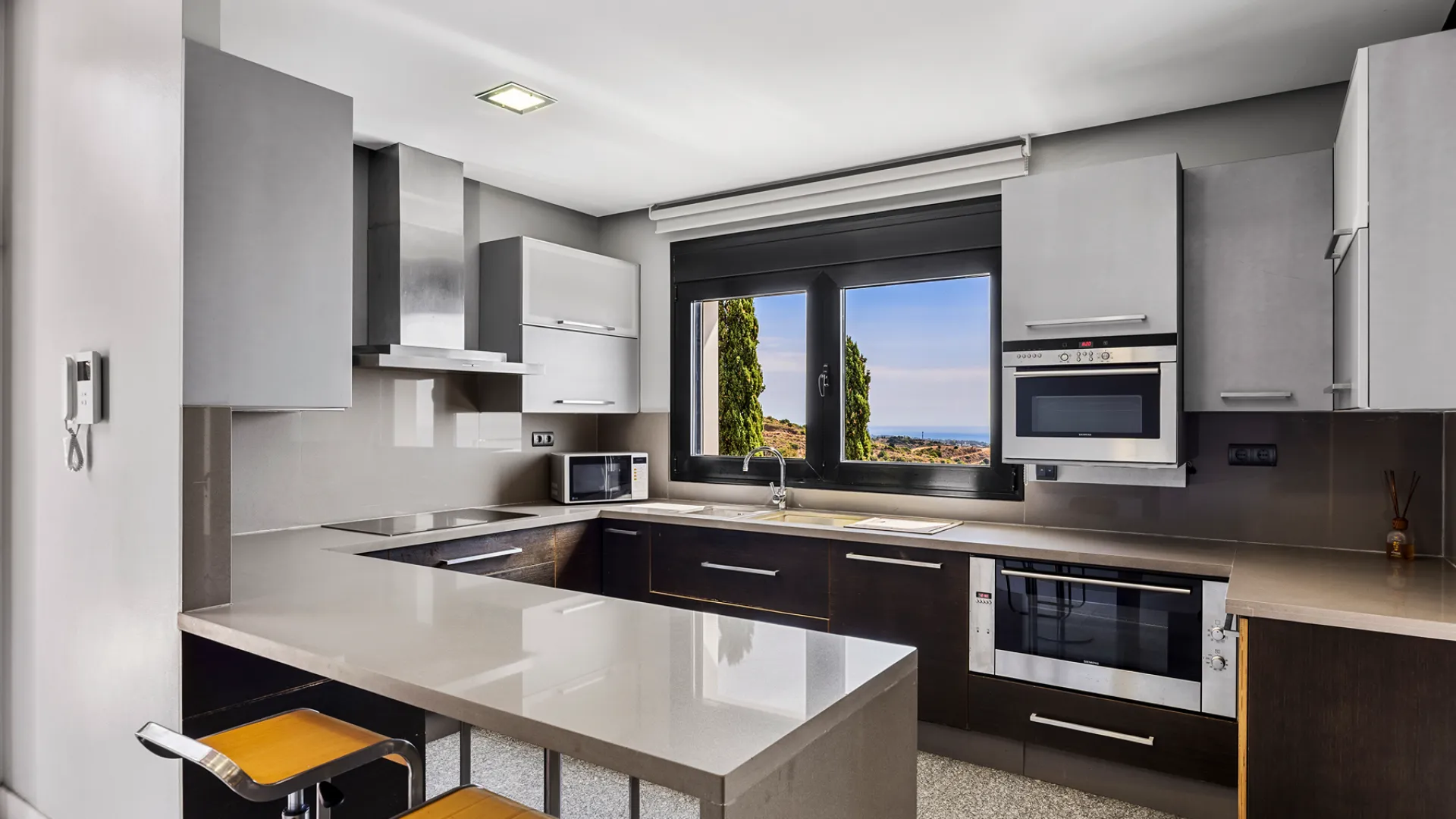 Villa for sale in Los Altos de los Monteros