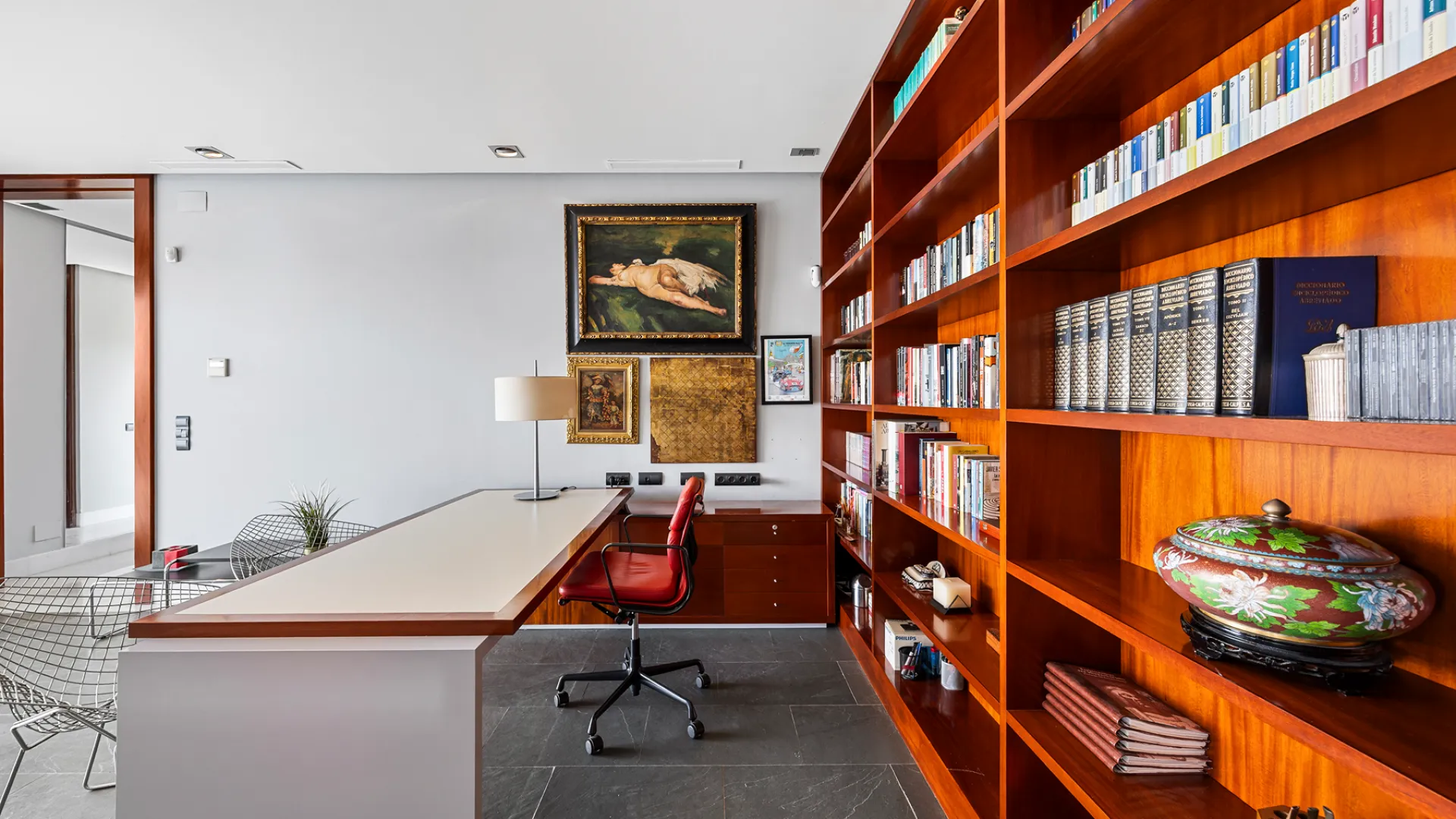 Villa for sale in Los Altos de los Monteros